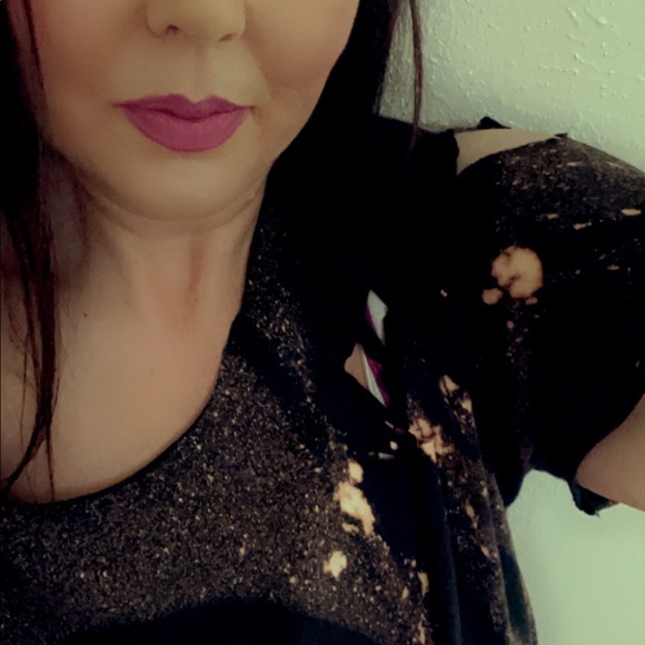 Tattered and Torn but not broken T-shirt - Picture 4 of 5